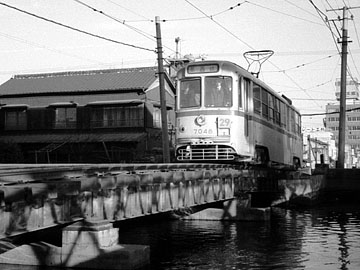G싴 7048